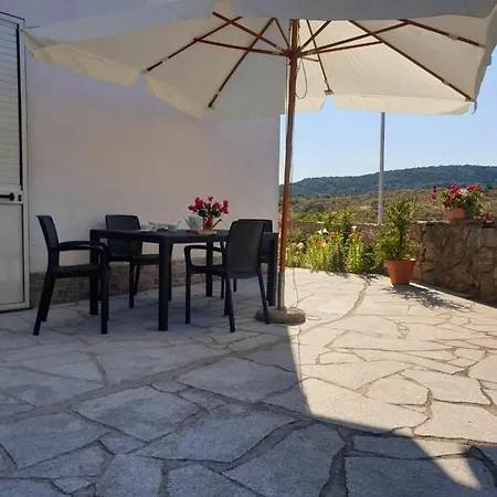 Holiday home Ortensia -